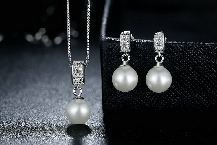 Simulated Pearl Pendant Long Chain Necklace