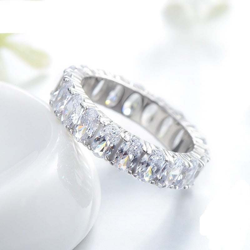 Classic Oval Sparkling Finger Ring