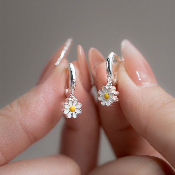 Daisy Flower Stud Earrings