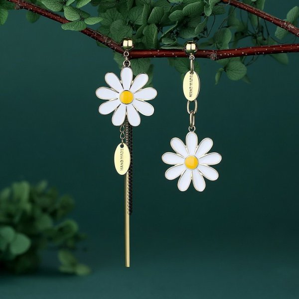 Daisy Flower Stud Earrings