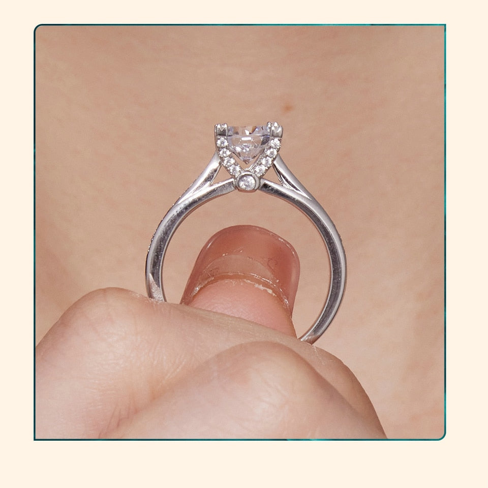 Engagement Moissant ring