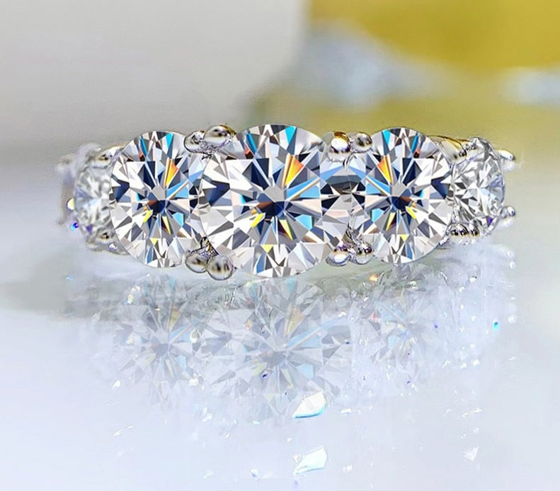 Moissanite Sparkling Diamond Wedding Band